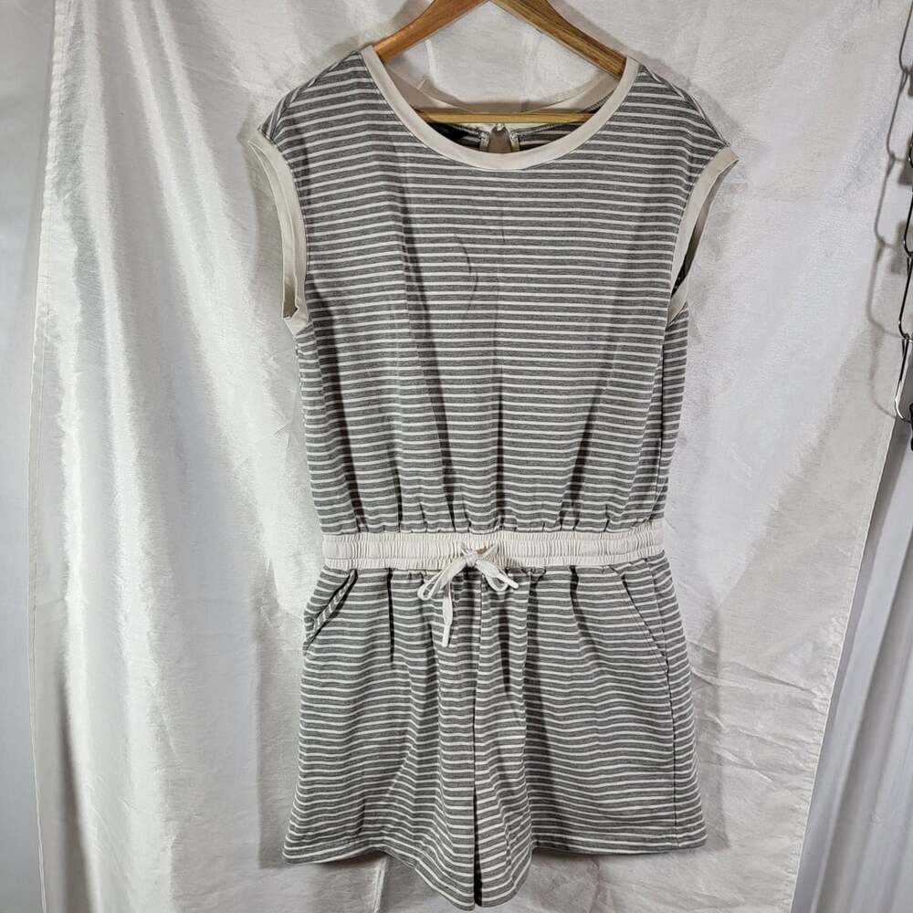 Dokotoo Striped Romper Size L Gray White Cap Sleeve Drawstring Waist Casual